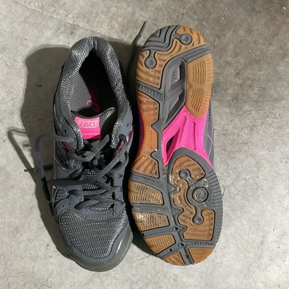 Asics Volleyball Shoes - Picture 3 of 3